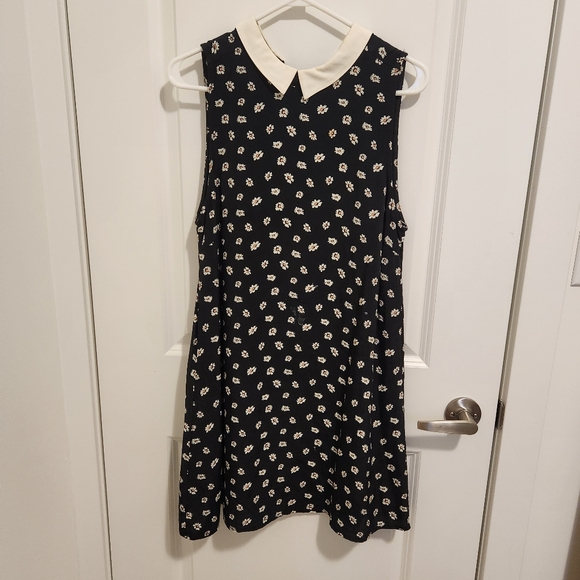 Black floral dress with collar - Picture 1 of 5